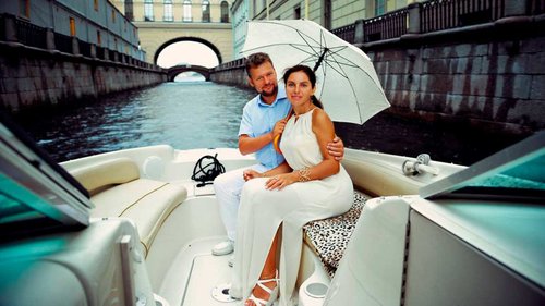 Санкт-Петербург - идеальное место для романтического свидания на катере